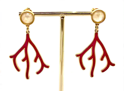 Orecchini placcati oro con pendente corallo